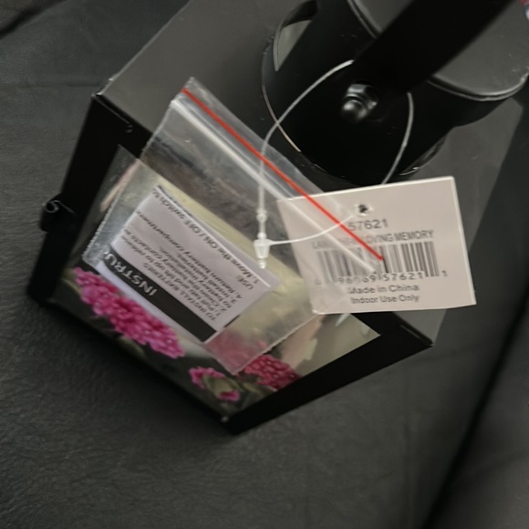 Brand new Hallmark Lantern in Loving memory - Picture 13 of 15